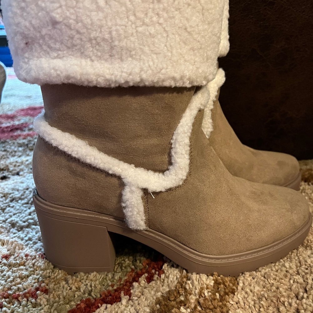 Suede boots